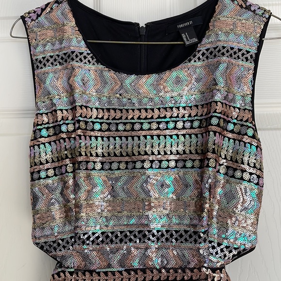 Colourful sequinned cutout dress - Picture 3 of 5